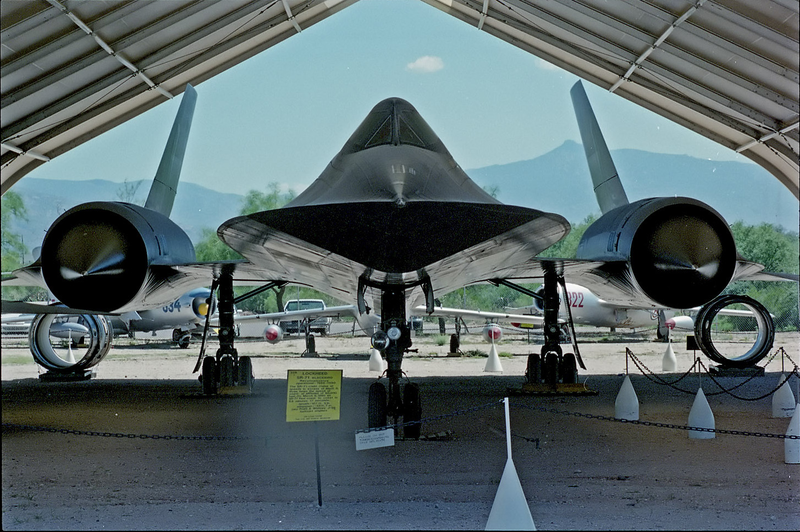 Illustration for article titled Cuando su avión SR-71 Blackbird se desintegró a Mach 3, este piloto sobrevivió a una caída libre desde el espacio